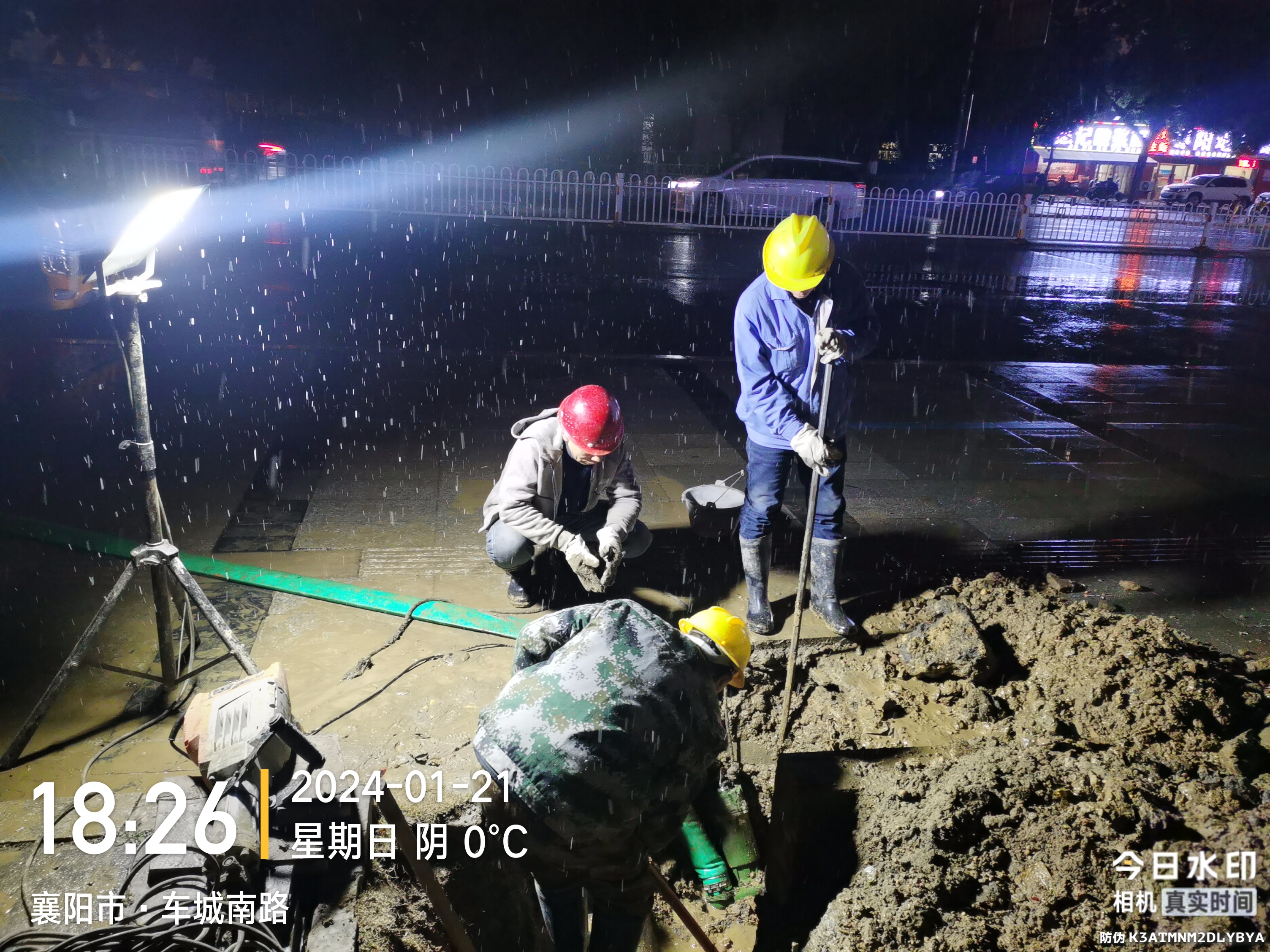 保障供水，樊城管網(wǎng)“凍”真格！